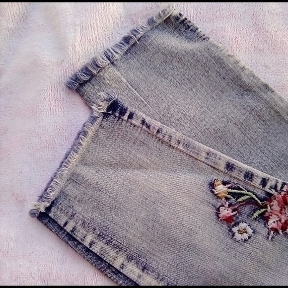 Rocks & Indigo Embroidered Crop Jeans 27 - Picture 8 of 13